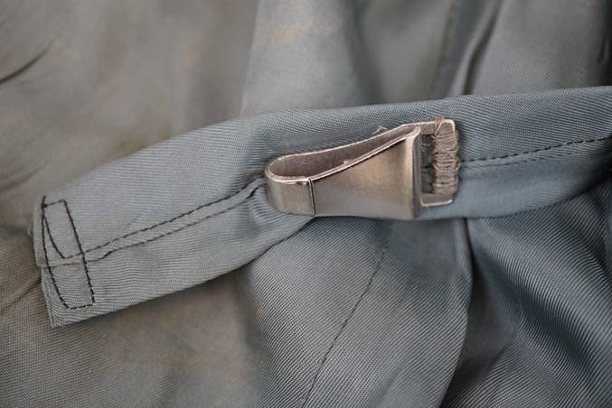 A close - up of a belt

Description automatically generated with medium confidence