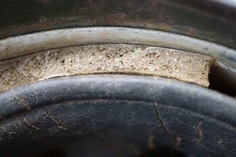A close up of a tire

Description automatically generated with medium confidence