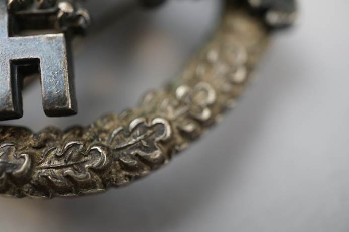 A close-up of a bracelet

Description automatically generated with medium confidence
