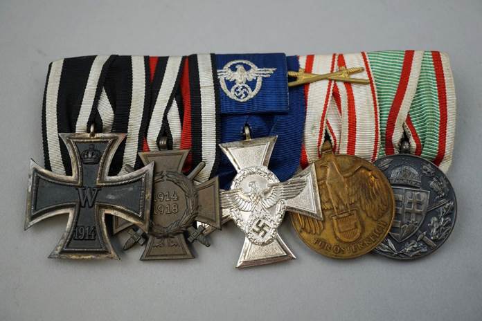A group of medals

Description automatically generated with low confidence