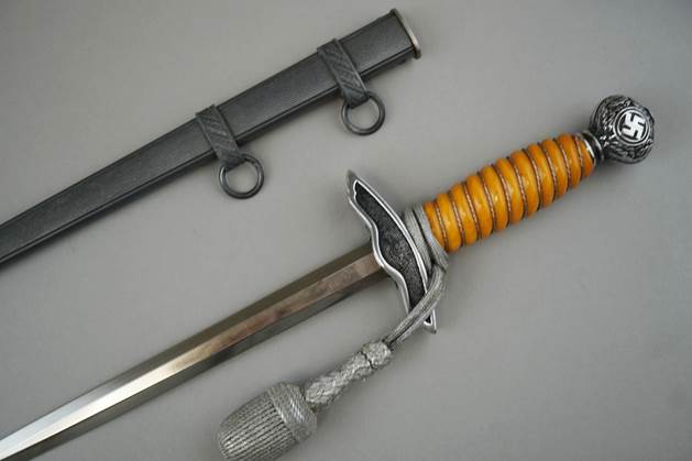 A picture containing weapon, cold weapon, melee weapon, blade

Description automatically generated
