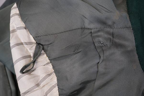A close-up of a black and white sleeping bag

Description automatically generated with low confidence