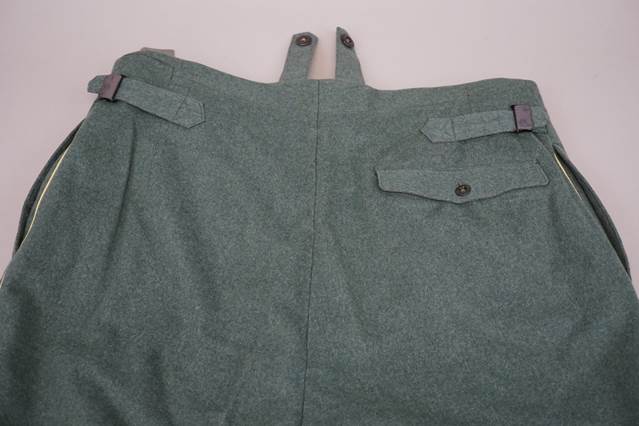 Close-up of a green pants

Description automatically generated