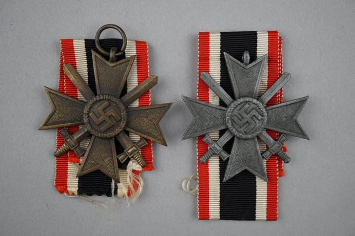 A group of medals with different colors

Description automatically generated with medium confidence