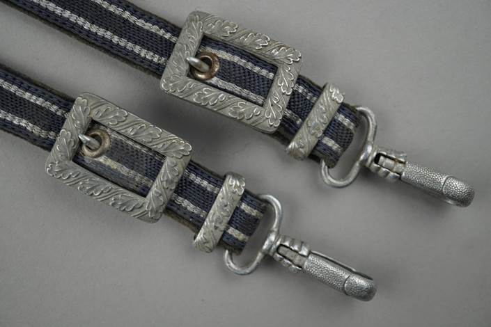 A close-up of a strap

Description automatically generated