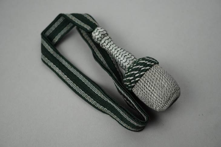 A close-up of a rope object

Description automatically generated