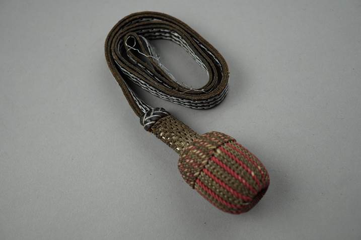 A close-up of a rope

Description automatically generated