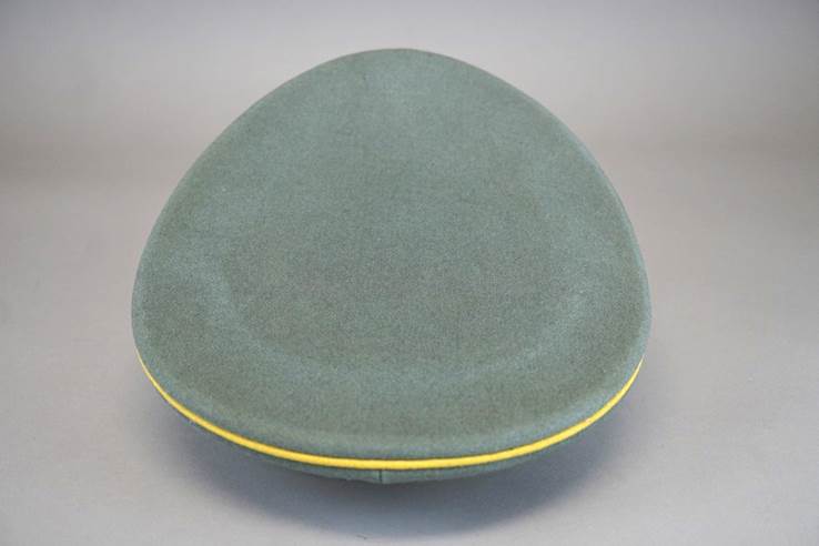 A grey and yellow object

AI-generated content may be incorrect.