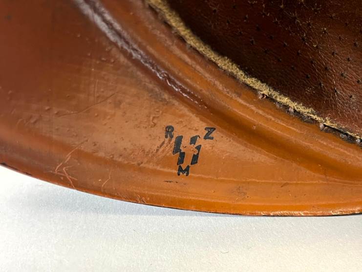 A close up of a helmet

AI-generated content may be incorrect.