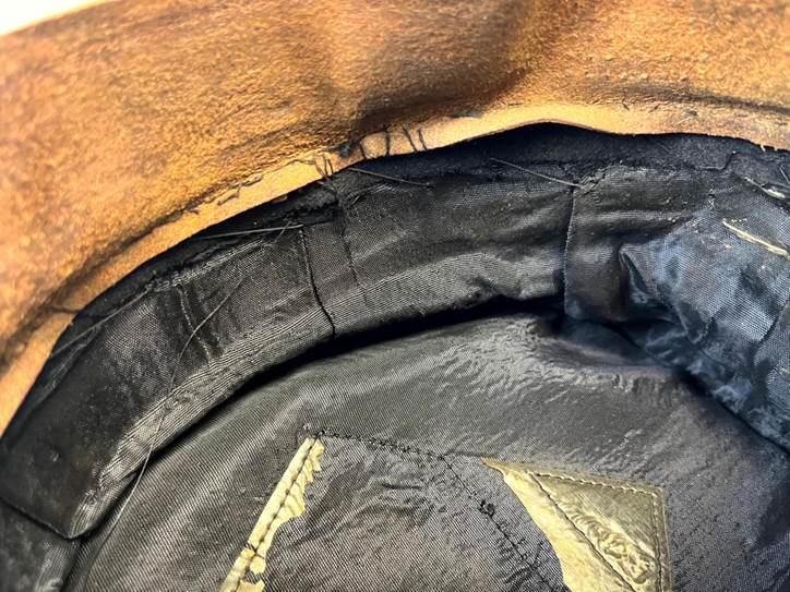 A close up of a piece of clothing

AI-generated content may be incorrect.