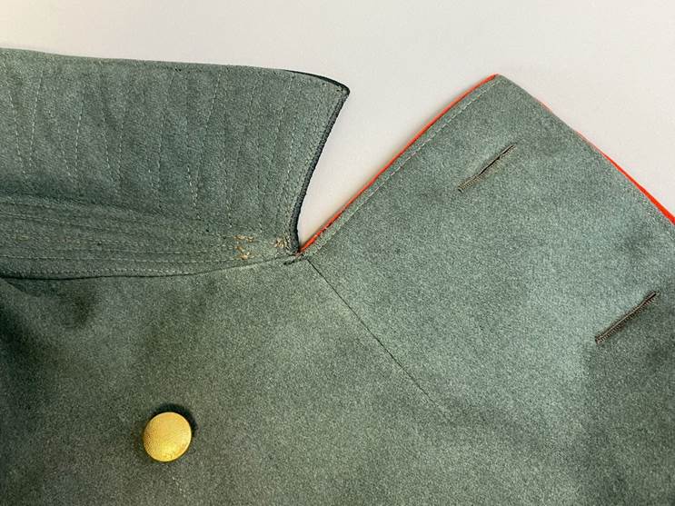 A close up of a jacket

AI-generated content may be incorrect.