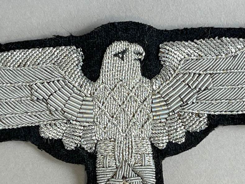 A close-up of a eagle

AI-generated content may be incorrect.