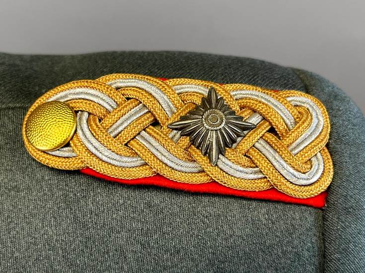 A close up of a hat

AI-generated content may be incorrect.