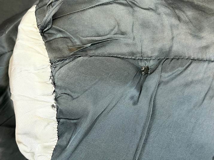 A close up of a sleeping bag

AI-generated content may be incorrect.