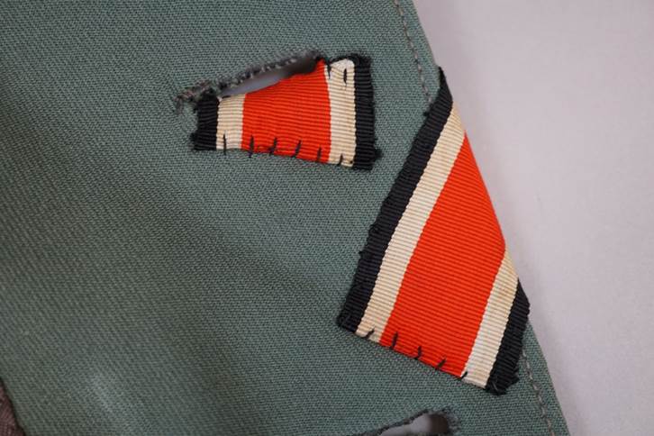 A close-up of a piece of fabric

AI-generated content may be incorrect.