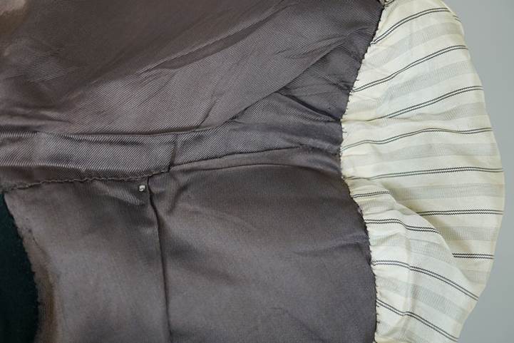 A close-up of a blanket

AI-generated content may be incorrect.