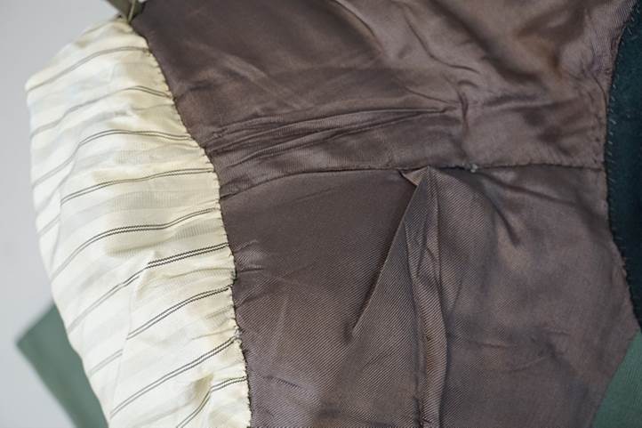 A close up of a brown and white blanket

AI-generated content may be incorrect.