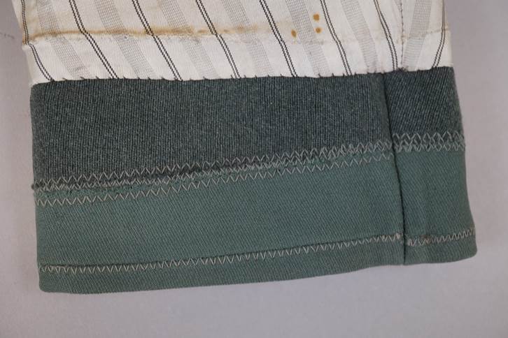 A close up of a piece of clothing

AI-generated content may be incorrect.