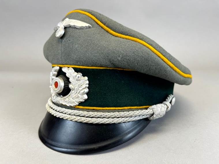 A hat with a white and silver band

AI-generated content may be incorrect.