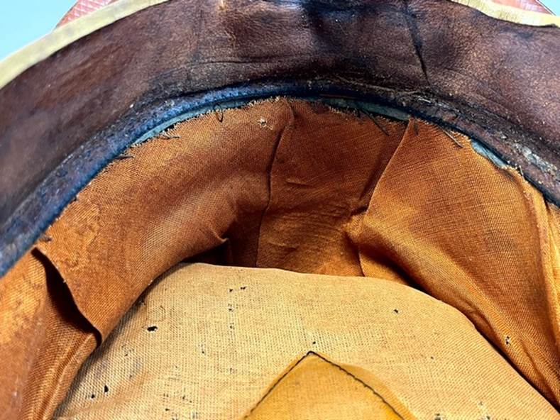 A close up of a hat

AI-generated content may be incorrect.