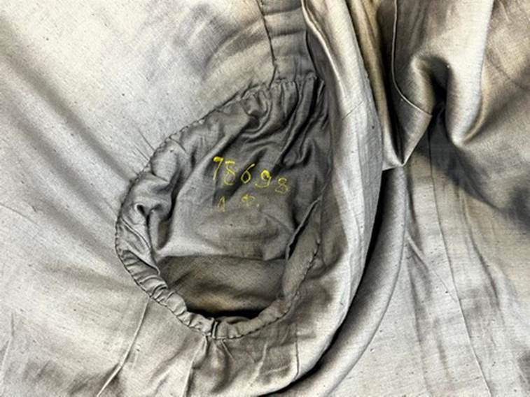 A close-up of a fabric

AI-generated content may be incorrect.