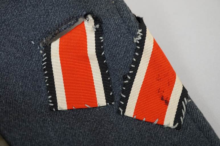 A patch on a piece of fabric

AI-generated content may be incorrect.
