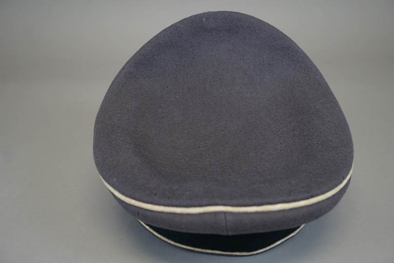 A close-up of a hat

AI-generated content may be incorrect.