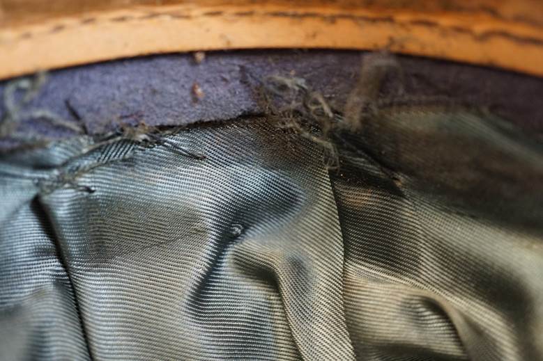 A close-up of a fabric

AI-generated content may be incorrect.