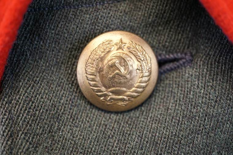 A close-up of a button

AI-generated content may be incorrect.