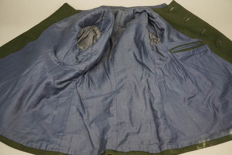 A close-up of a vest

AI-generated content may be incorrect.