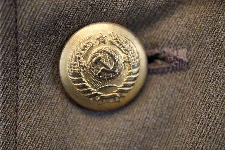 A close-up of a button

AI-generated content may be incorrect.