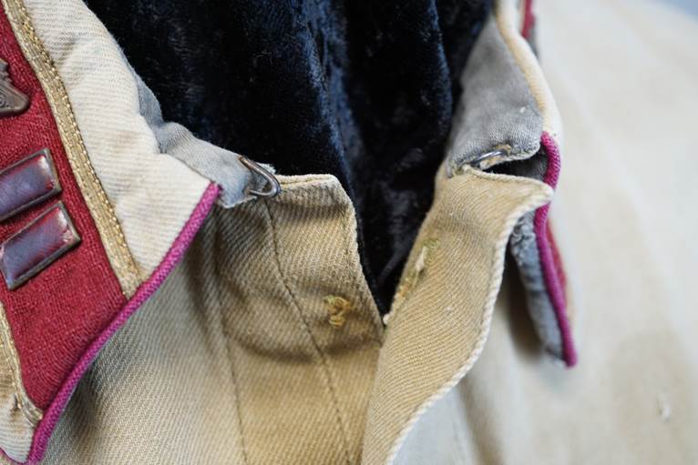 Close-up of a jacket

AI-generated content may be incorrect.