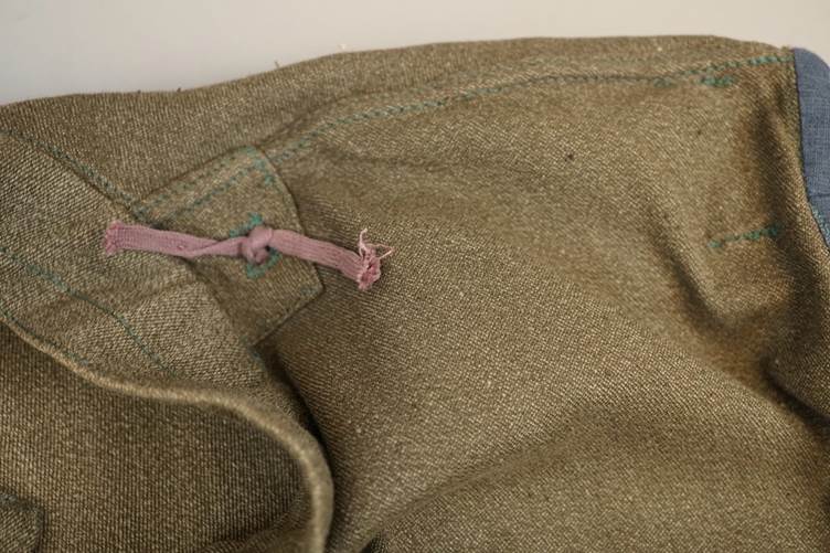 A close-up of a piece of fabric

AI-generated content may be incorrect.