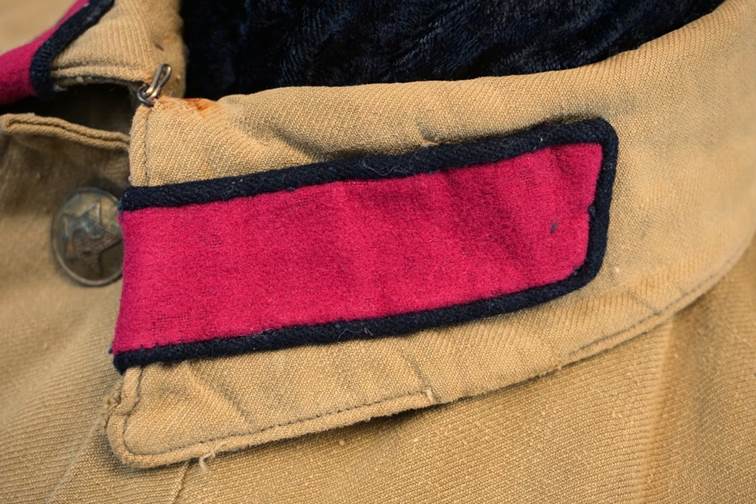 A close up of a jacket

AI-generated content may be incorrect.