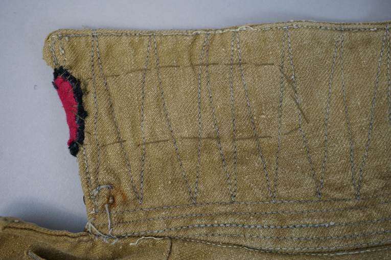 A close-up of a piece of clothing

AI-generated content may be incorrect.