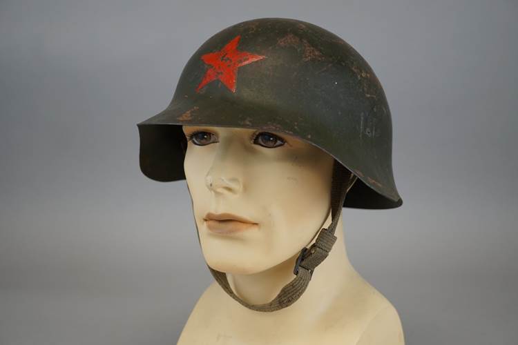 A mannequin wearing a helmet

AI-generated content may be incorrect.