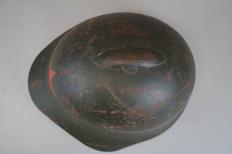 A close-up of a helmet

AI-generated content may be incorrect.