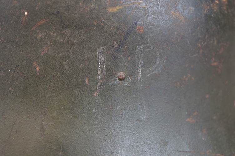 A close-up of a metal surface

AI-generated content may be incorrect.