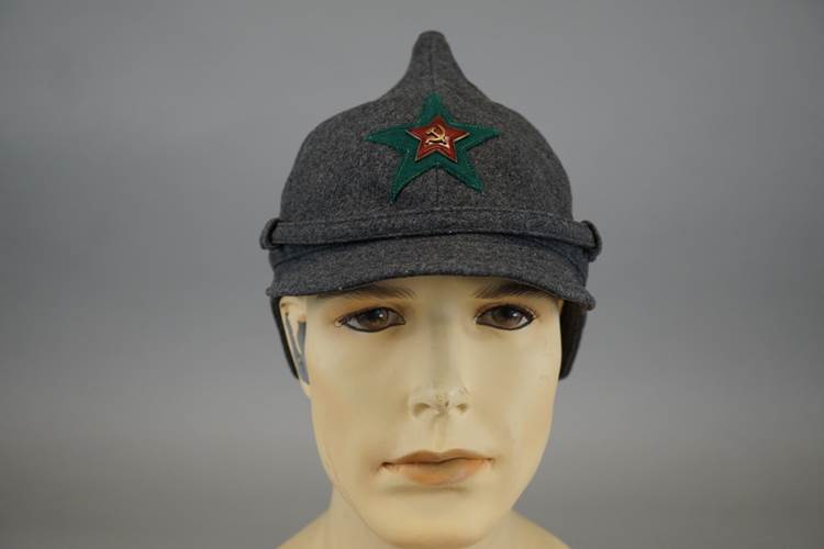 A mannequin wearing a hat

AI-generated content may be incorrect.