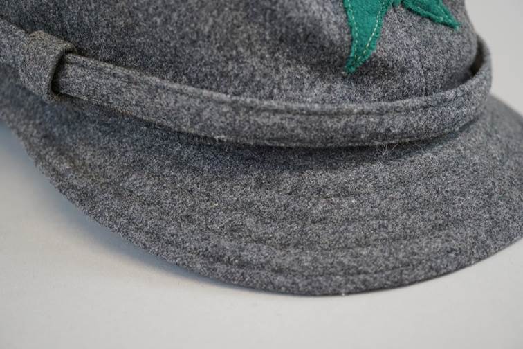 A close-up of a hat

AI-generated content may be incorrect.