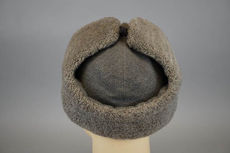 A hat on a mannequin

AI-generated content may be incorrect.