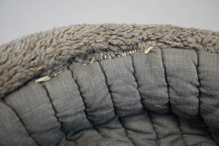 A close-up of a fabric

AI-generated content may be incorrect.