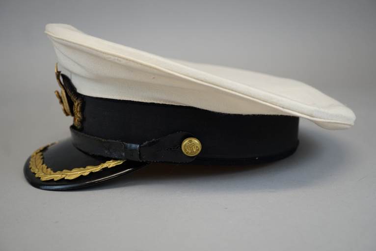 A close-up of a white hat

AI-generated content may be incorrect.