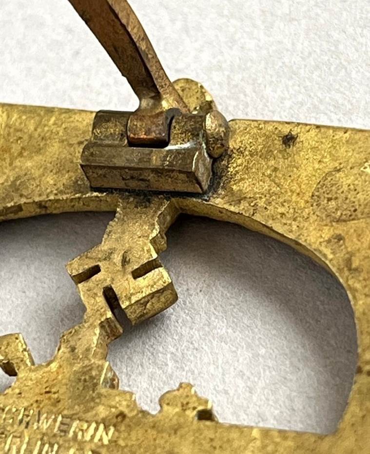 A close up of a metal object

AI-generated content may be incorrect.