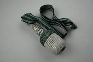 A close-up of a rope

Description automatically generated