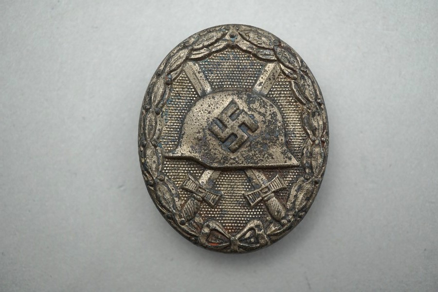 A group of medals

Description automatically generated with low confidence